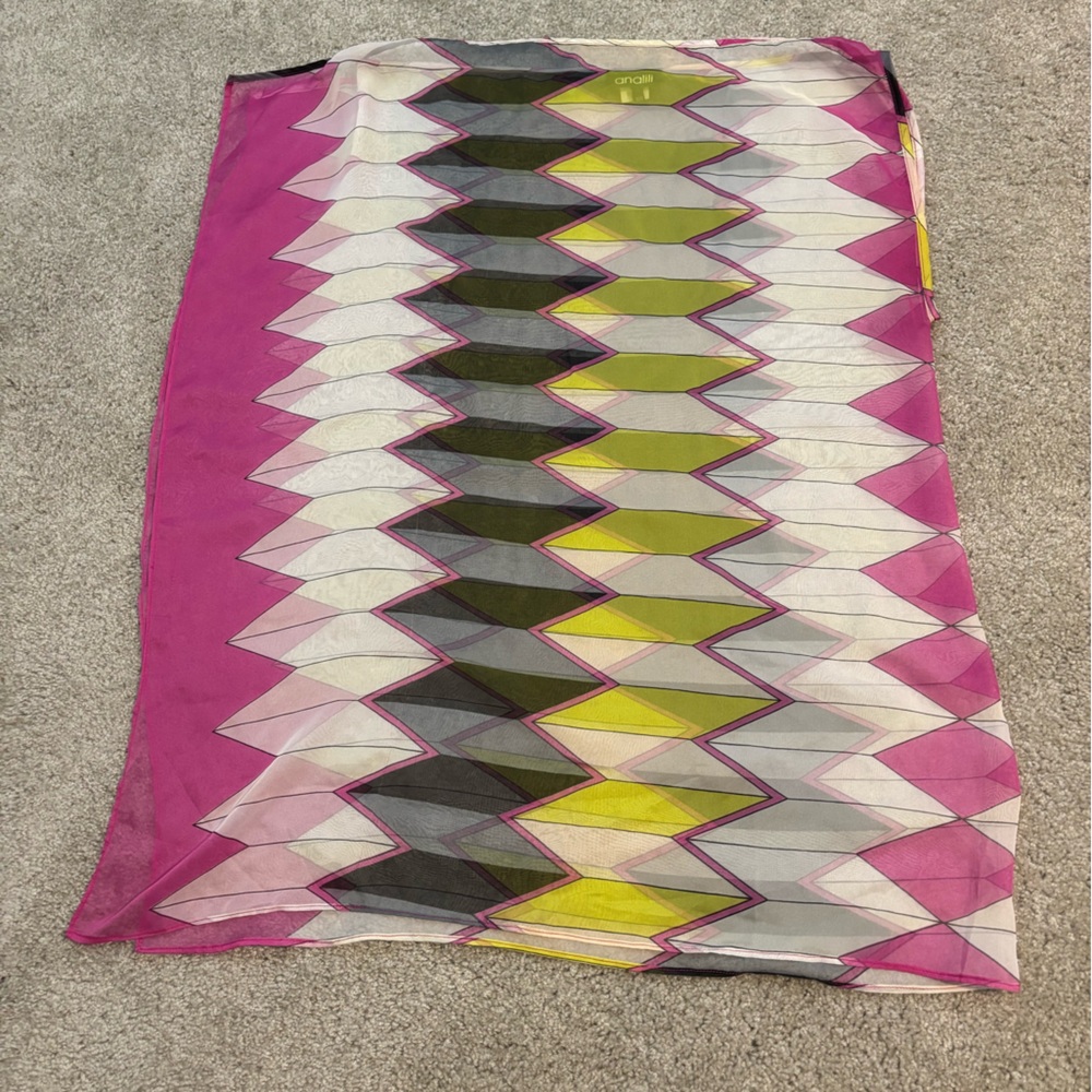 Analili Pink and Green Geometric Top